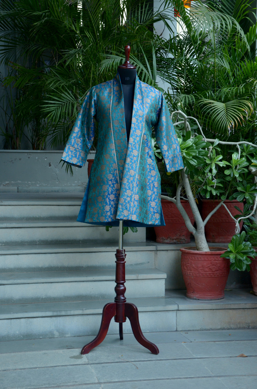 Tropical Blue Woven Kinkhab Brocade Benarasi Silk Cape