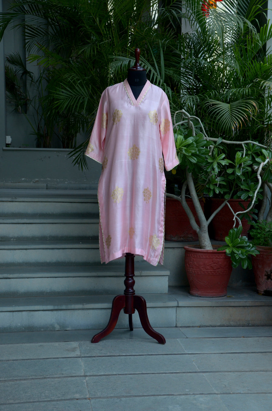 Rose Blush ~ Kadwa Buta Woven Silk Kurta