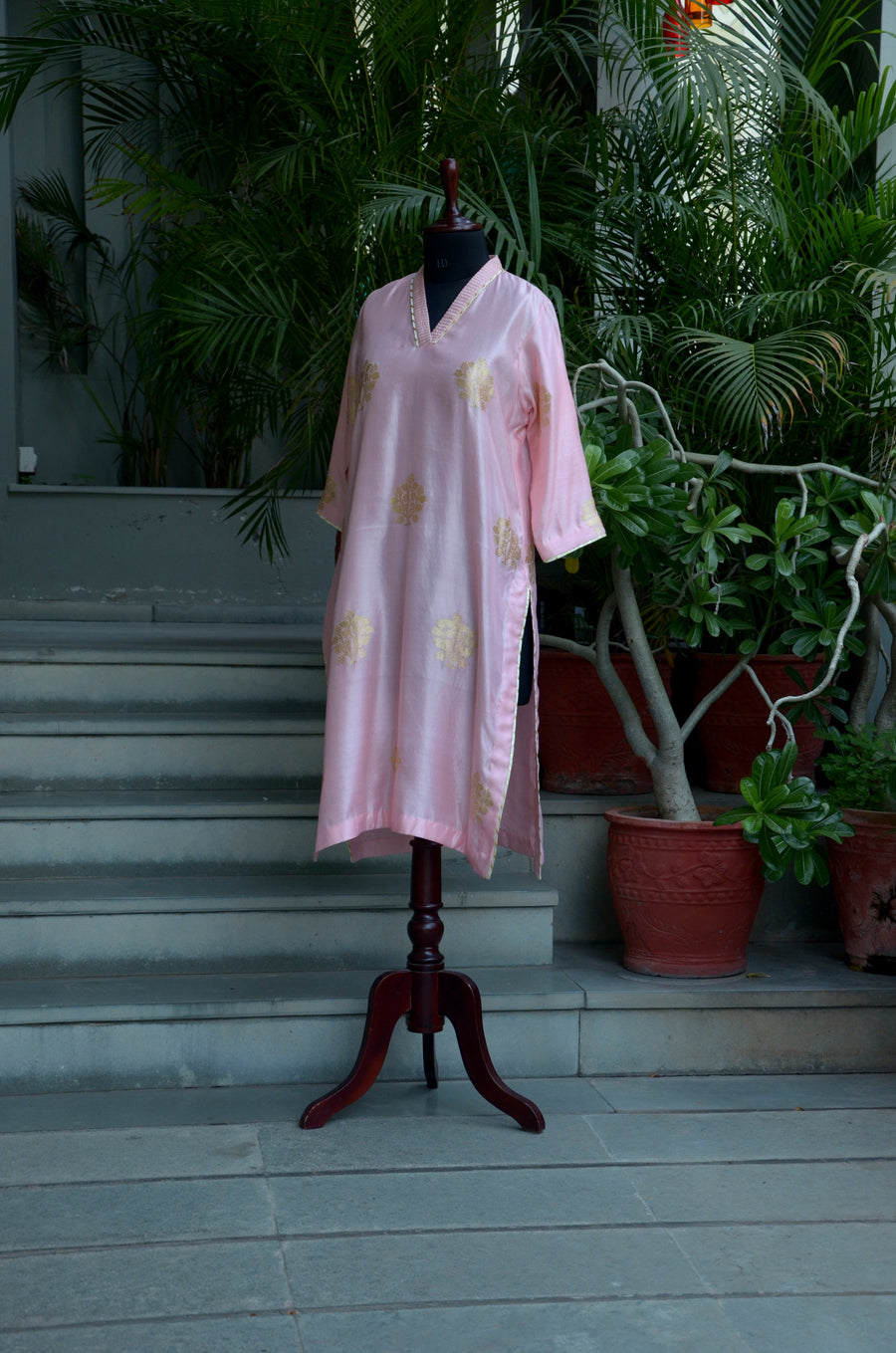 Rose Blush ~ Kadwa Buta Woven Silk Kurta