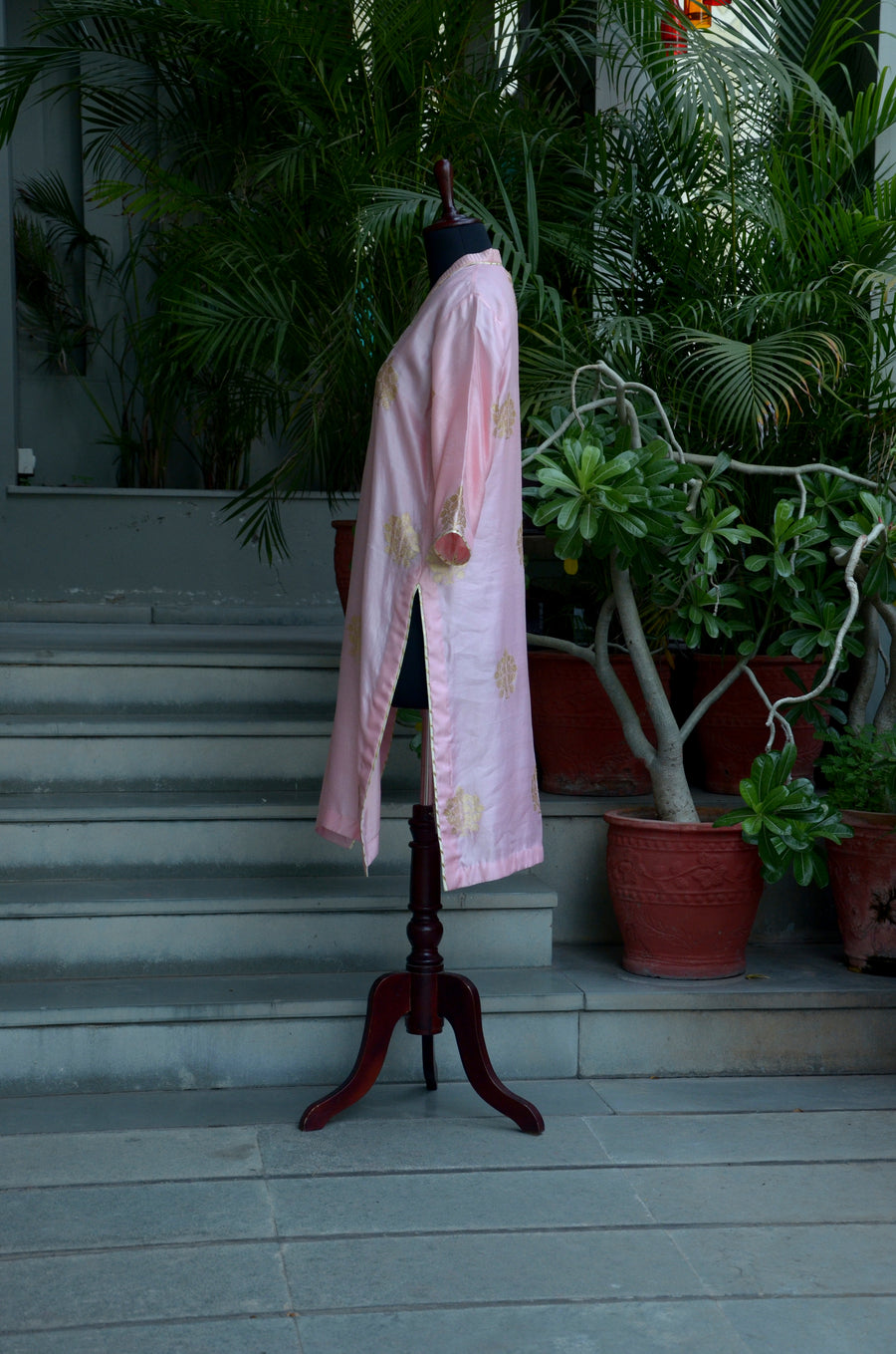 Rose Blush ~ Kadwa Buta Woven Silk Kurta