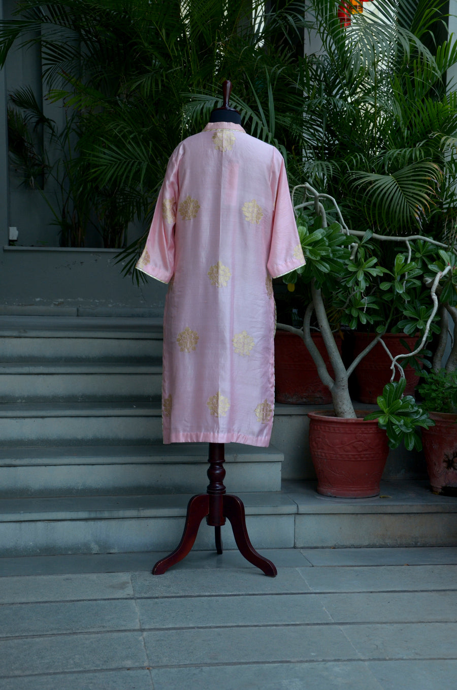 Rose Blush ~ Kadwa Buta Woven Silk Kurta